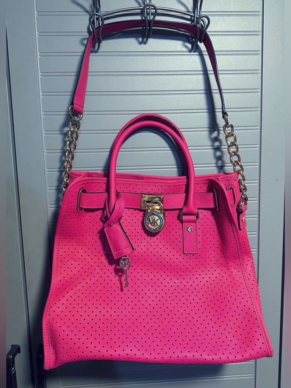 Michael Kors Hamilton Large Perforated Pink Leather Tote w/ Pouch LIKE NEW